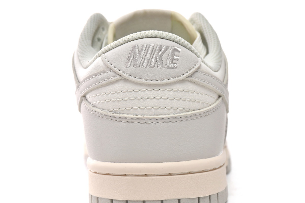 Nike Dunk Low Light Bone DD1503-107