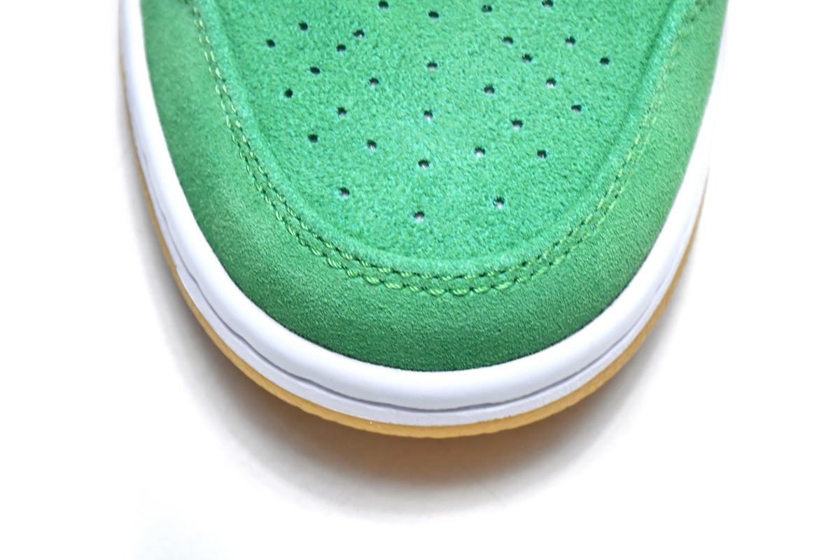 Nike SB Dunk Low St. Patrick’s Day BQ6817-303