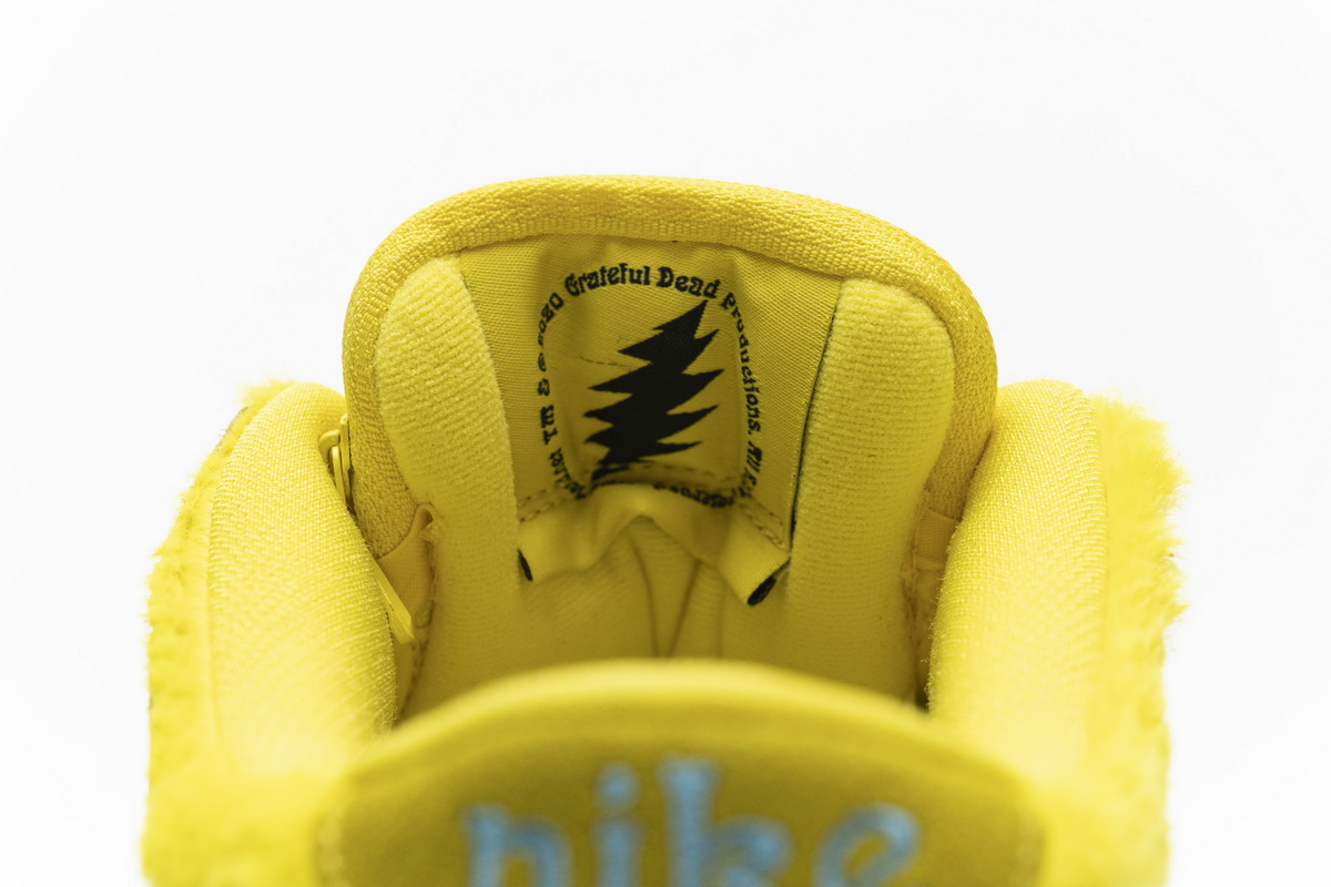 Grateful Dead x Nike SB Dunk Low “ Yellow Bear” CJ5378-700
