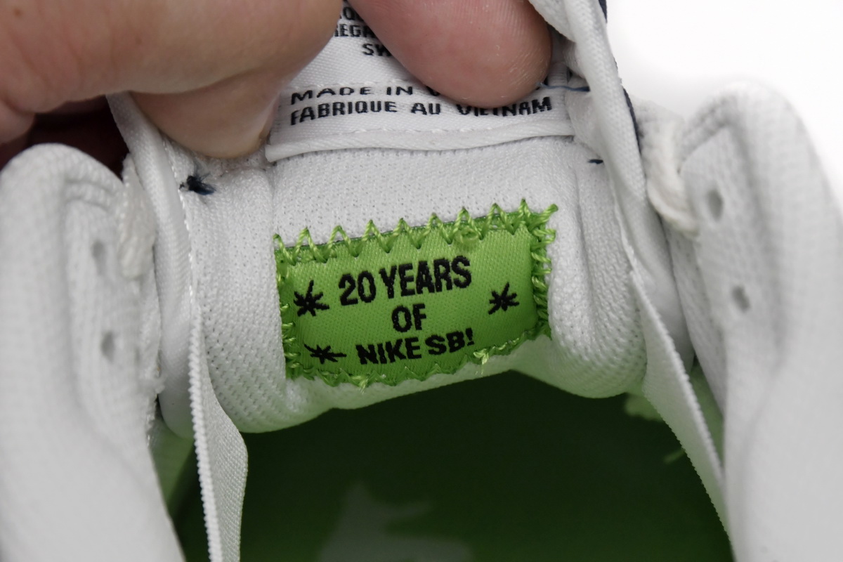 HUF x Nike SB Dunk Low NYC FD8775-100