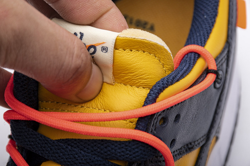 OFF WHITE x Nike Dunk SB Low White Michigan CT0856-700