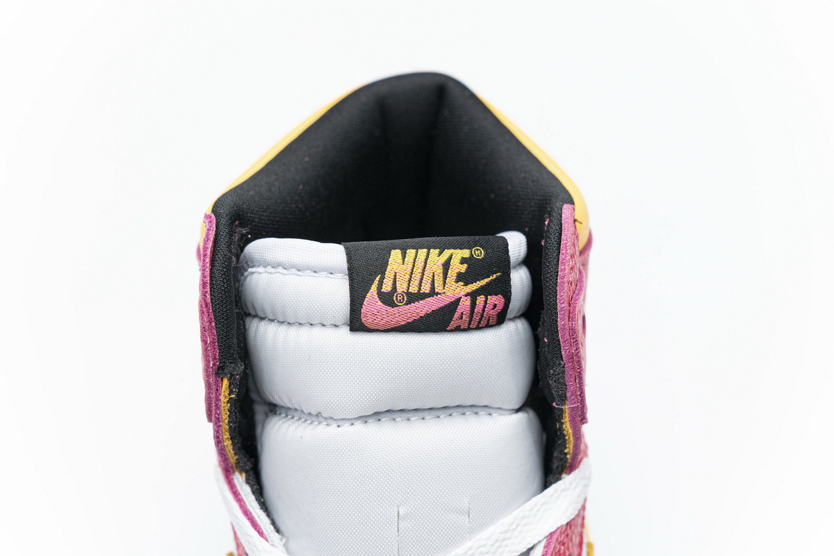  Air Jordan 1 High OG Light Fusion Red 555088-603