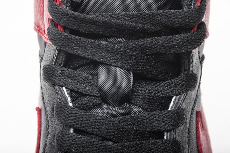 Air Jordan 1 Retro High Bred Banned (2016) 555088-001