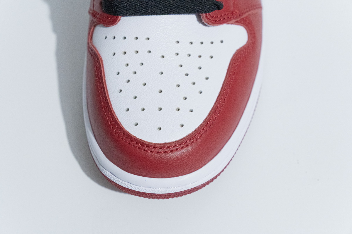 Air Jordan 1 Retro High Chicago (2015) 555088-101