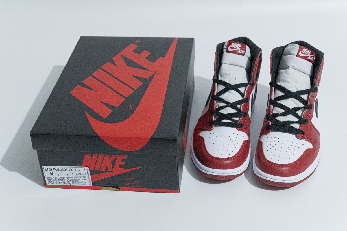 Air Jordan 1 Retro High Chicago (2015) 555088-101