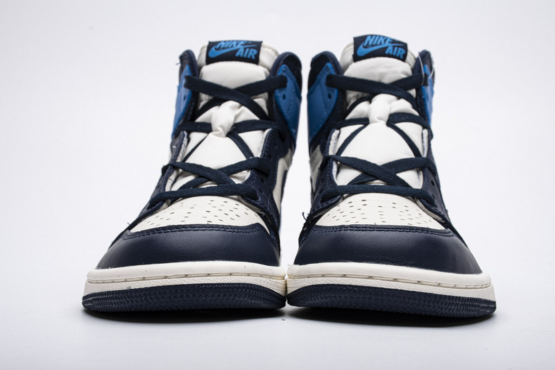Air Jordan 1 Retro High Obsidian UNC 555088-140