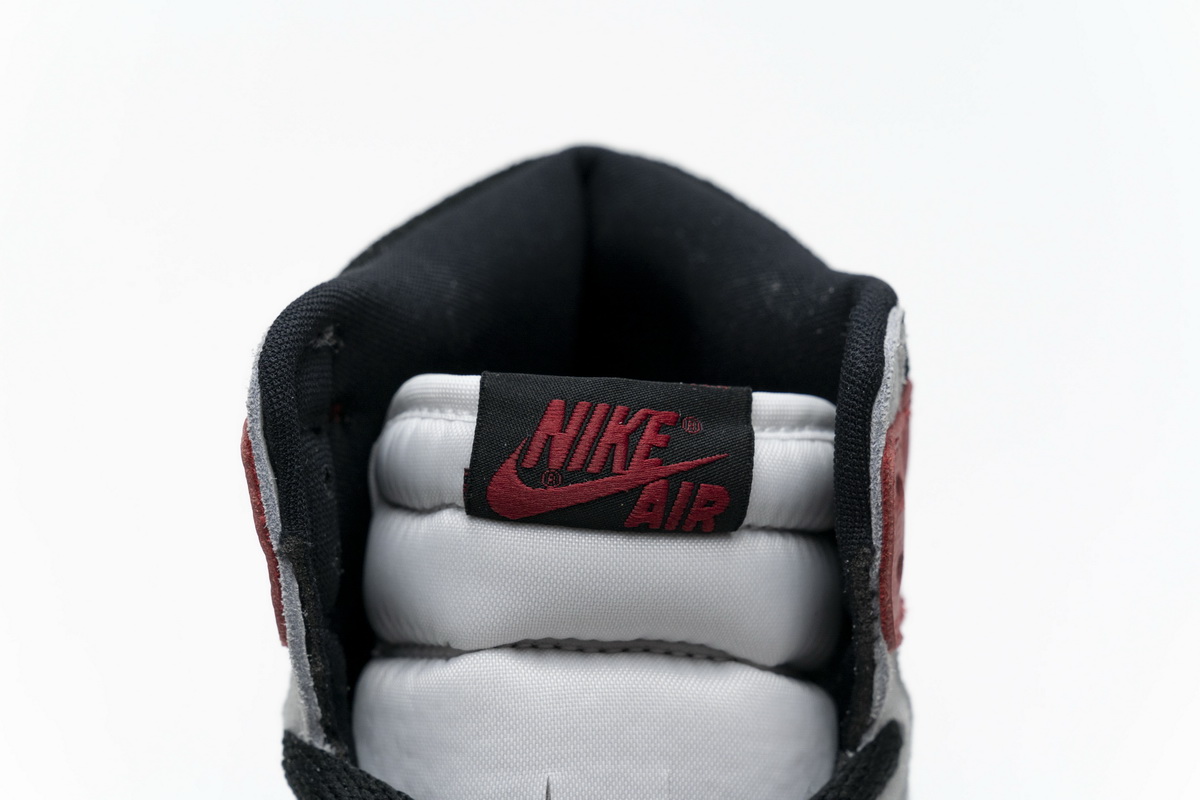 Air Jordan 1 Retro High Light Smoke Grey 555088-126