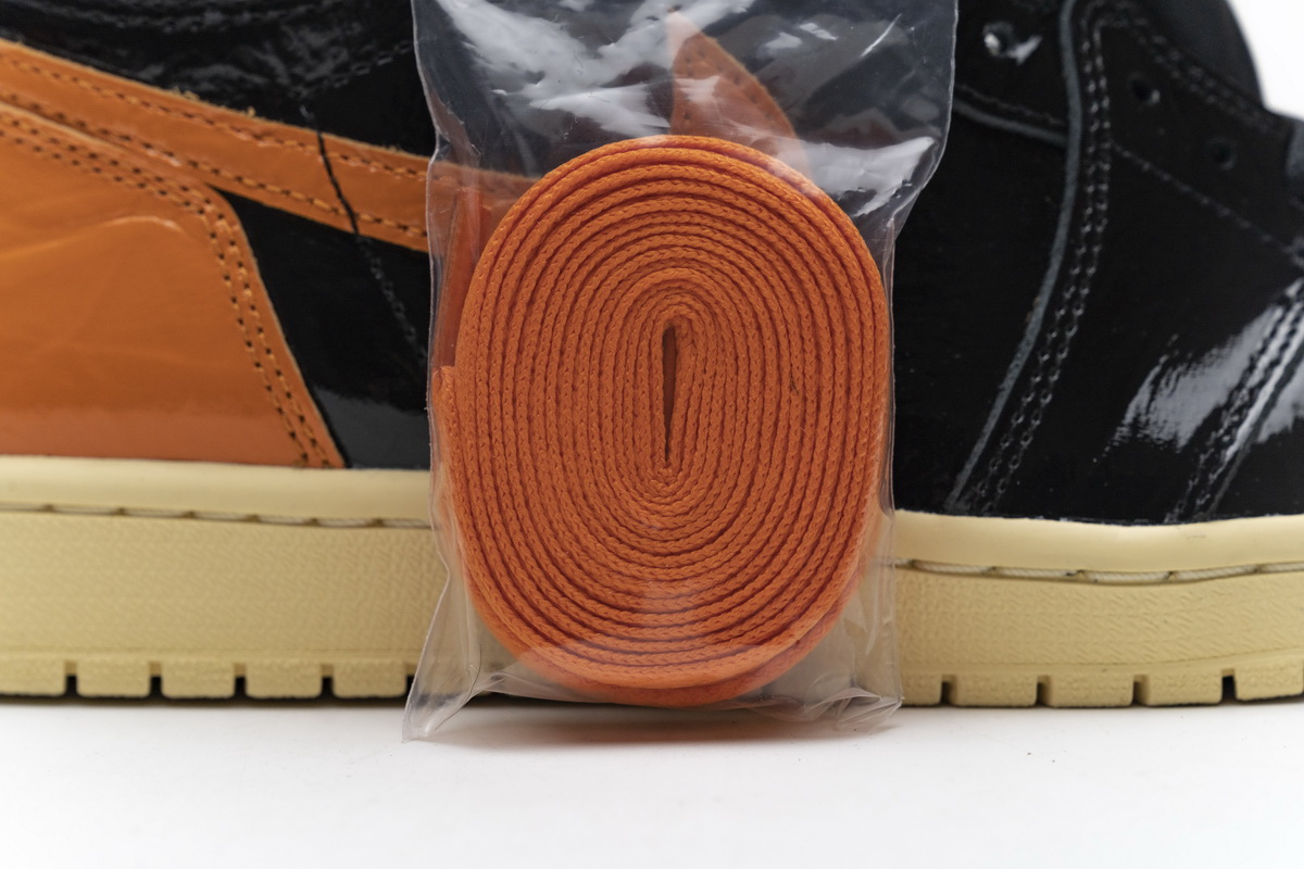 Air Jordan 1 Retro High Shattered Backboard 3.0 555088-028
