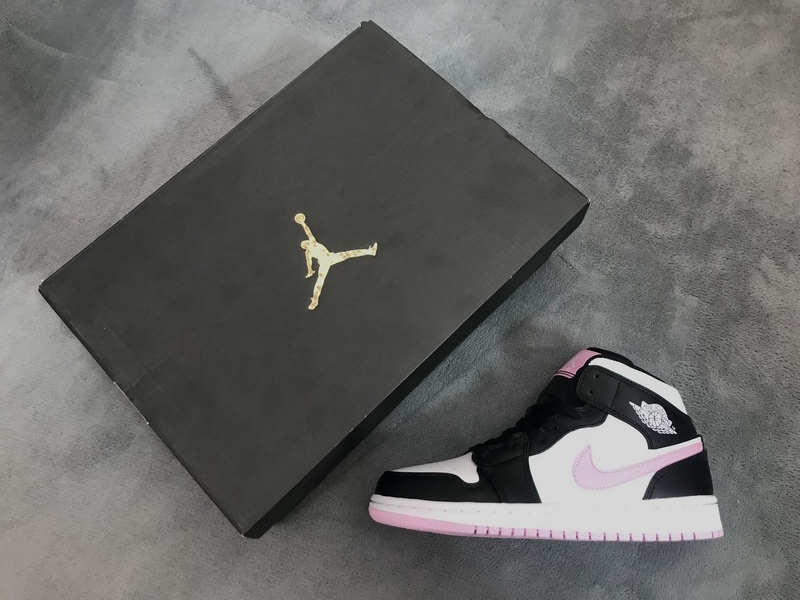 Air Jordan 1 Mid White Black Light Arctic Pink (GS) 555112-103