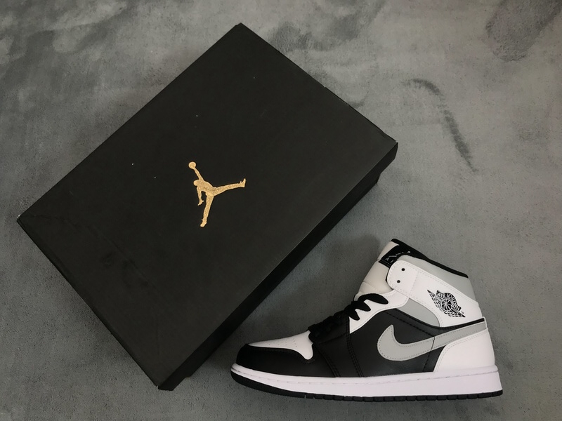 Air Jordan 1 Mid White Shadow 554724-073