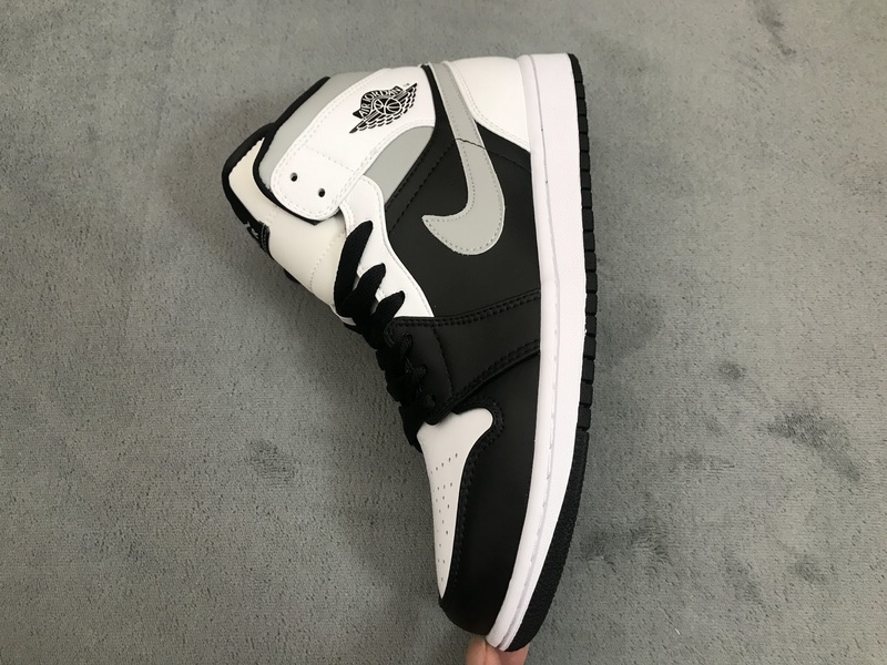Air Jordan 1 Mid White Shadow 554724-073