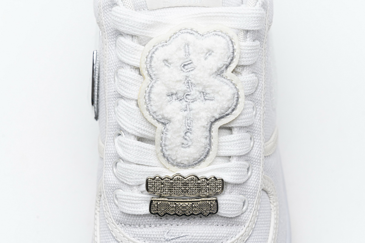 Travis Scott x Nike Air Force 1“White” AQ4211-100