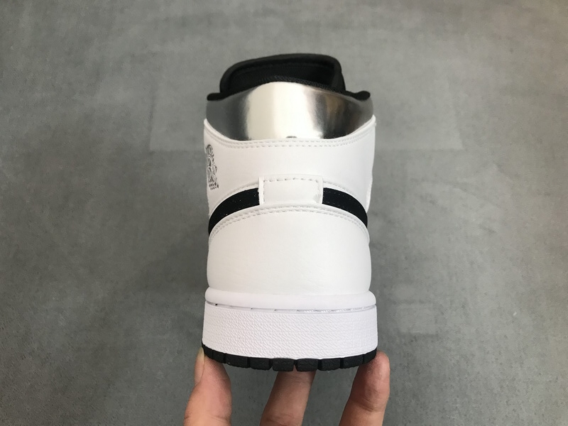 Air Jordan 1 Mid Alternate Think 16 554724-121