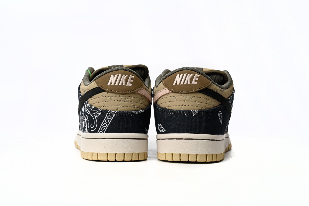 Dope Sneakers Travis Scott x Nike SB Dunk Low CT5053-001