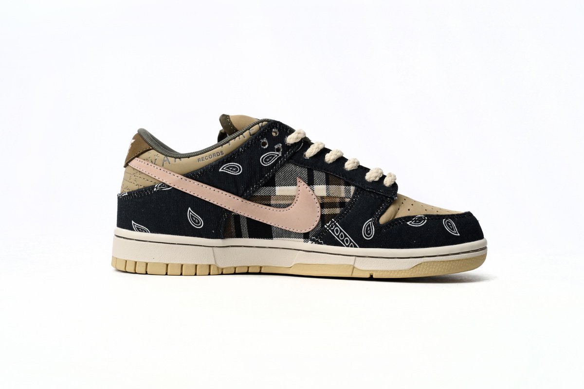Dope Sneakers Travis Scott x Nike SB Dunk Low CT5053-001