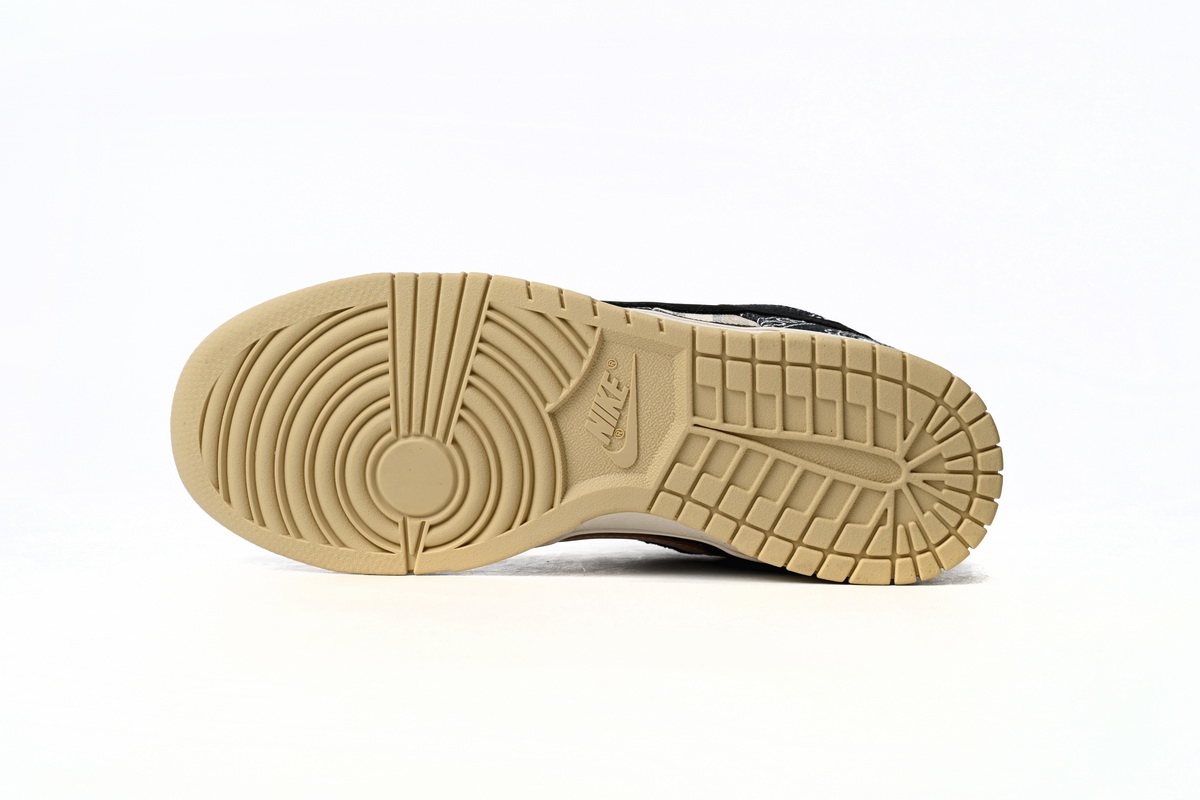 Dope Sneakers Travis Scott x Nike SB Dunk Low CT5053-001