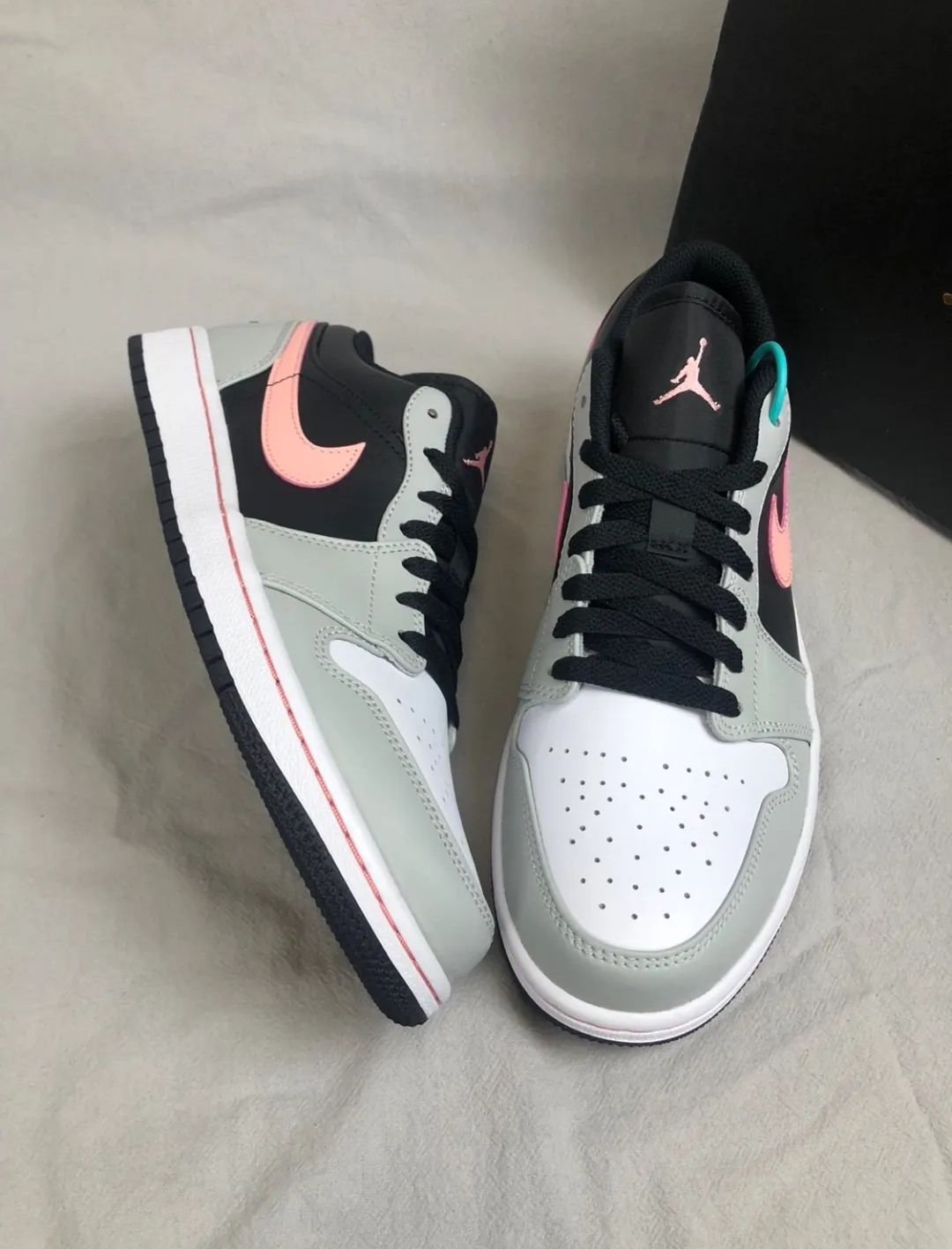 Air Jordan 1 Low Black Grey Pink4 553558-062