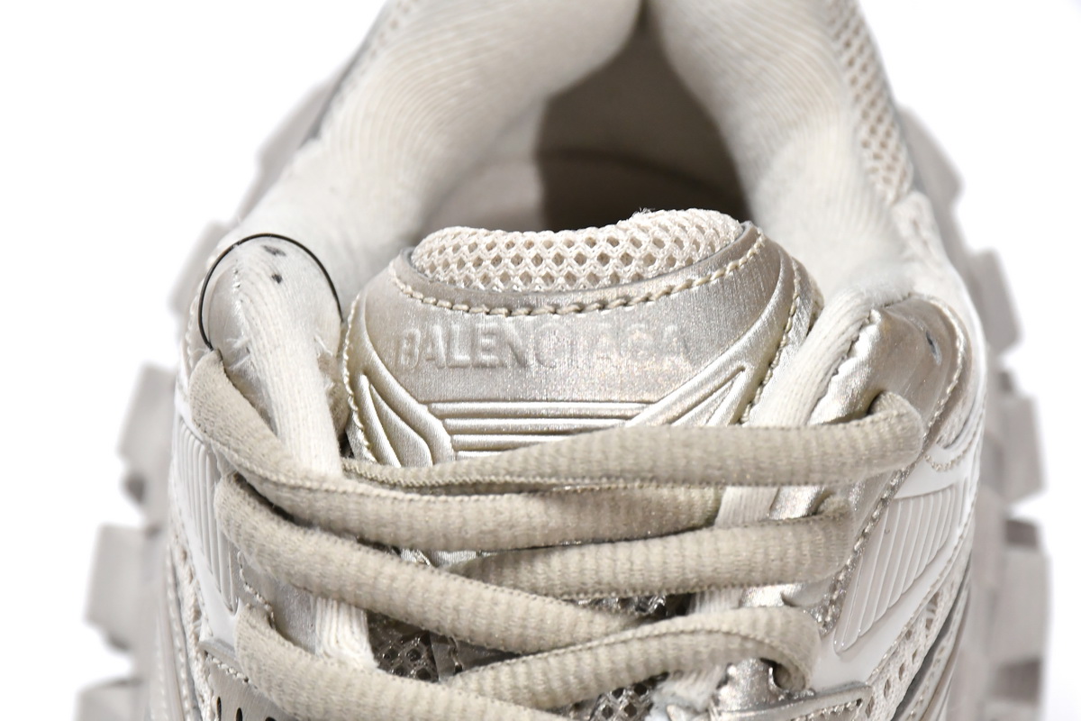 Balenciaga Defender Beige 685611 W2RA6 9700