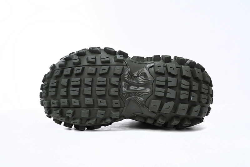 Balenciaga Defender Blackish Green 685611 W2RA6 3000