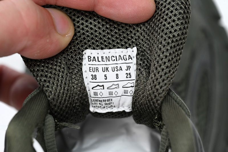 Balenciaga Defender Blackish Green 685611 W2RA6 3000