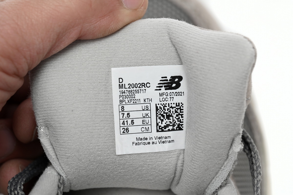 New Balance 2002R Light Gray M2002RC