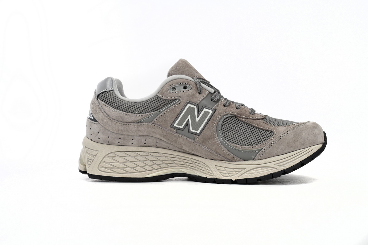 New Balance 2002R Light Gray M2002RC