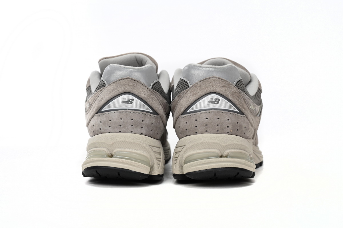 New Balance 2002R Light Gray M2002RC