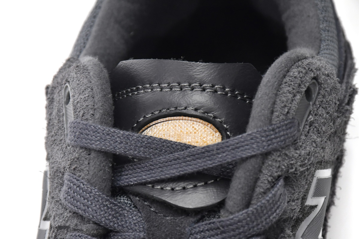 New Balance 2002R Phantom Black M2002RDB