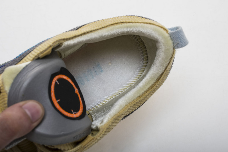 MAX97 OFF-WHITE x Nike Air Max 97 Release Date Corduroy Cap AJ4219-400