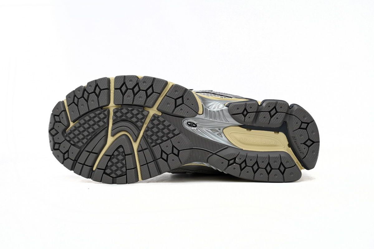 NEW BALANCE Grey silver M1906RTI