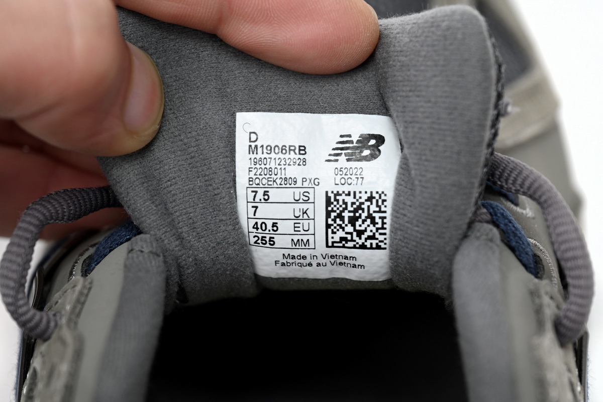 NEW BALANCE Grey M1906RB