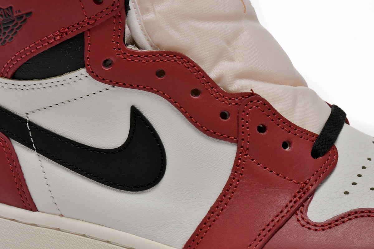 Air Jordan 1 Retro High Chicago Lost and Found DZ5485-612
