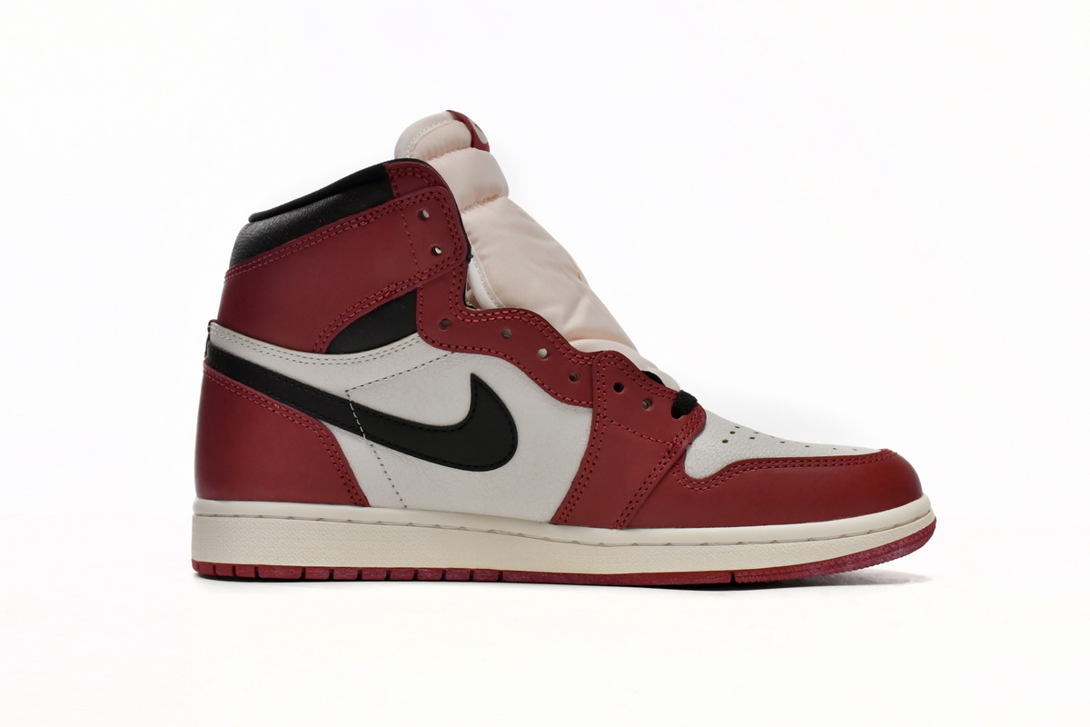 Air Jordan 1 Retro High Chicago Lost and Found DZ5485-612