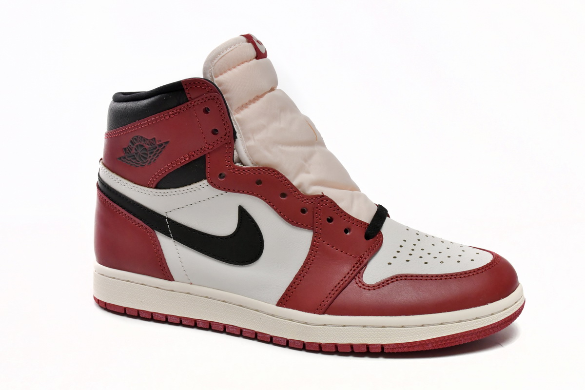 Air Jordan 1 Retro High Chicago Lost and Found DZ5485-612