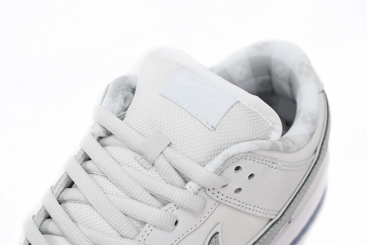 CONCEPTS × Nike Dunk SB Low White Lobster FD8776-100