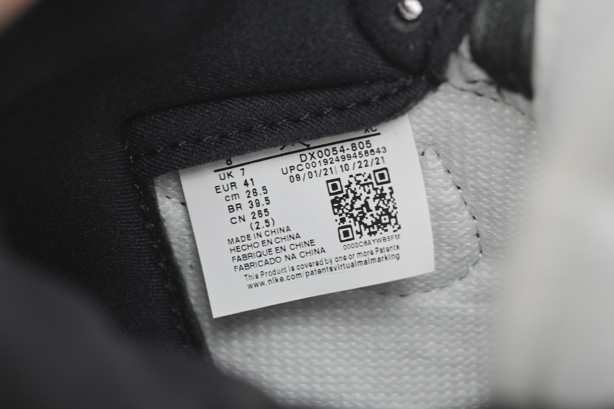 Air  Jordan 1 Retro High OG Skyline DX0054-805