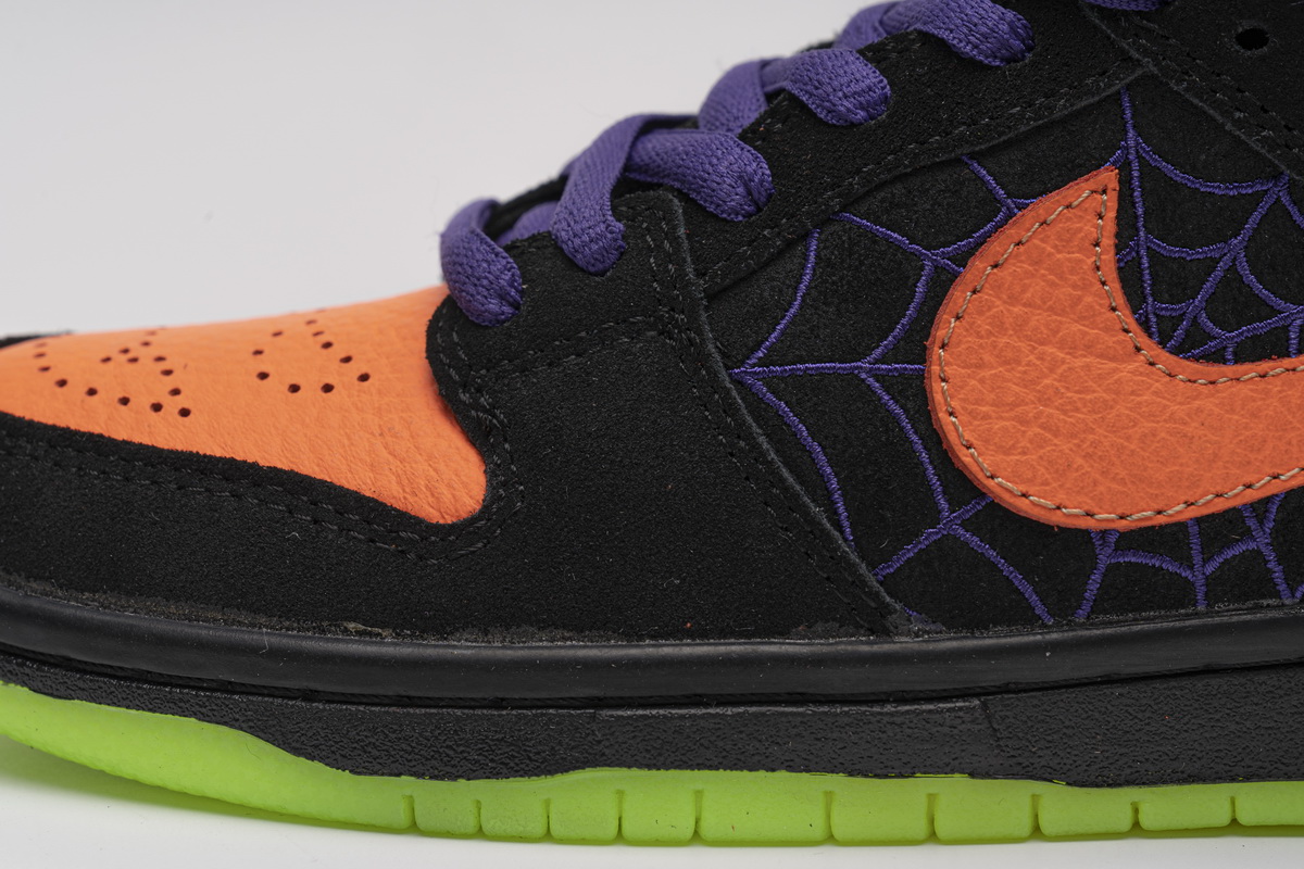 Nike SB Dunk Low “Night Of Mischief” BQ6817-006