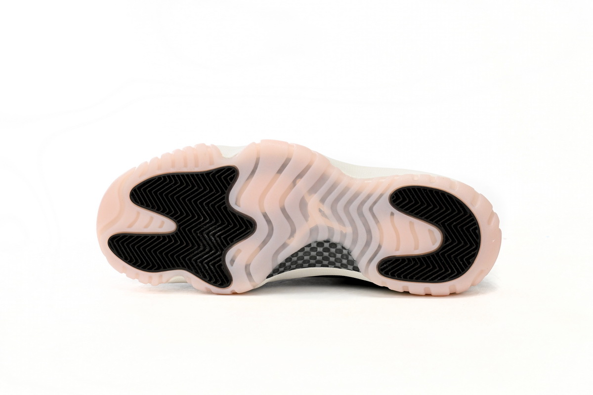 Air Jordan 11 WMNS Neapolitan AR0715-101
