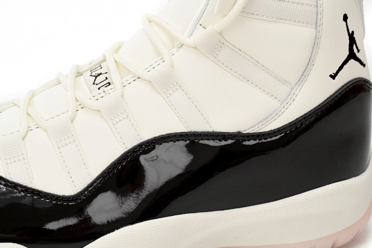Air Jordan 11 WMNS Neapolitan AR0715-101