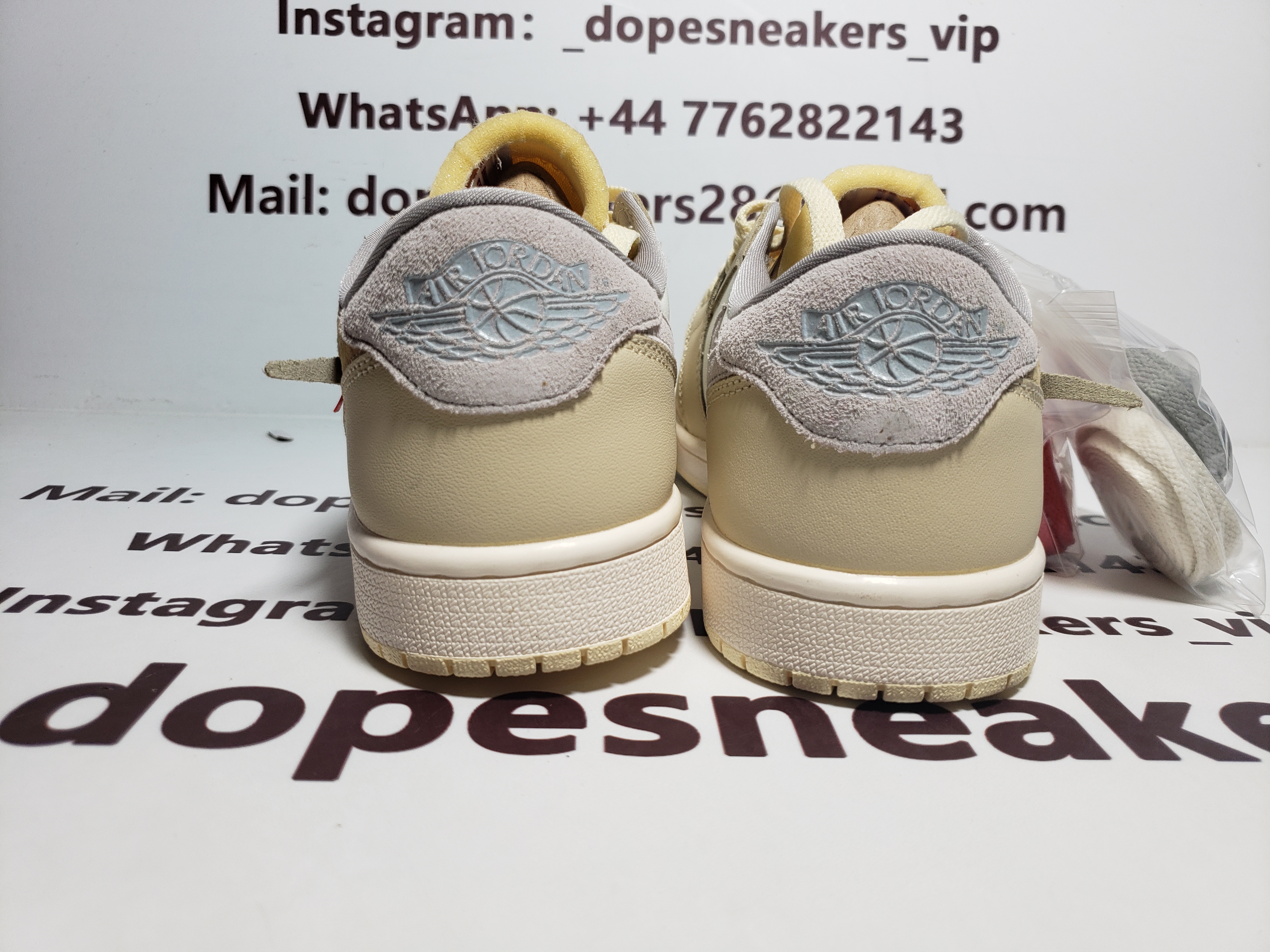 AIR JORDAN 1 LOW OG LIGHT KHAKI/WHITE/OFF WHITE CZ0790-102