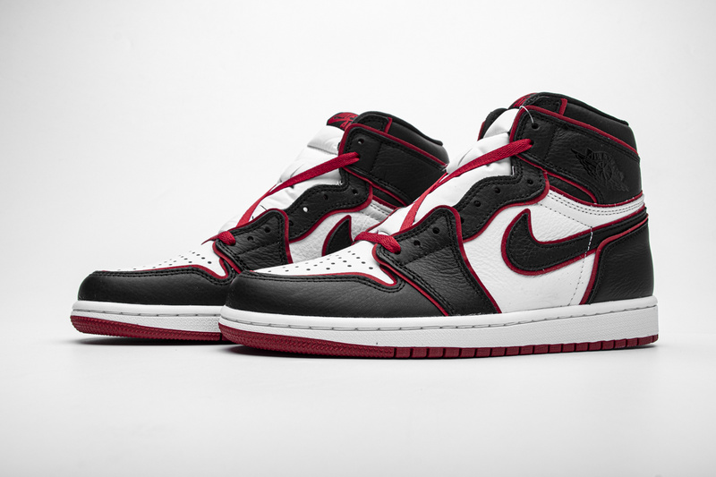 Air Jordan 1 Retro High Bloodline 555088-062