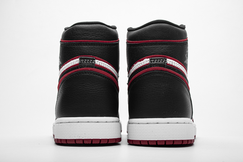 Air Jordan 1 Retro High Bloodline 555088-062