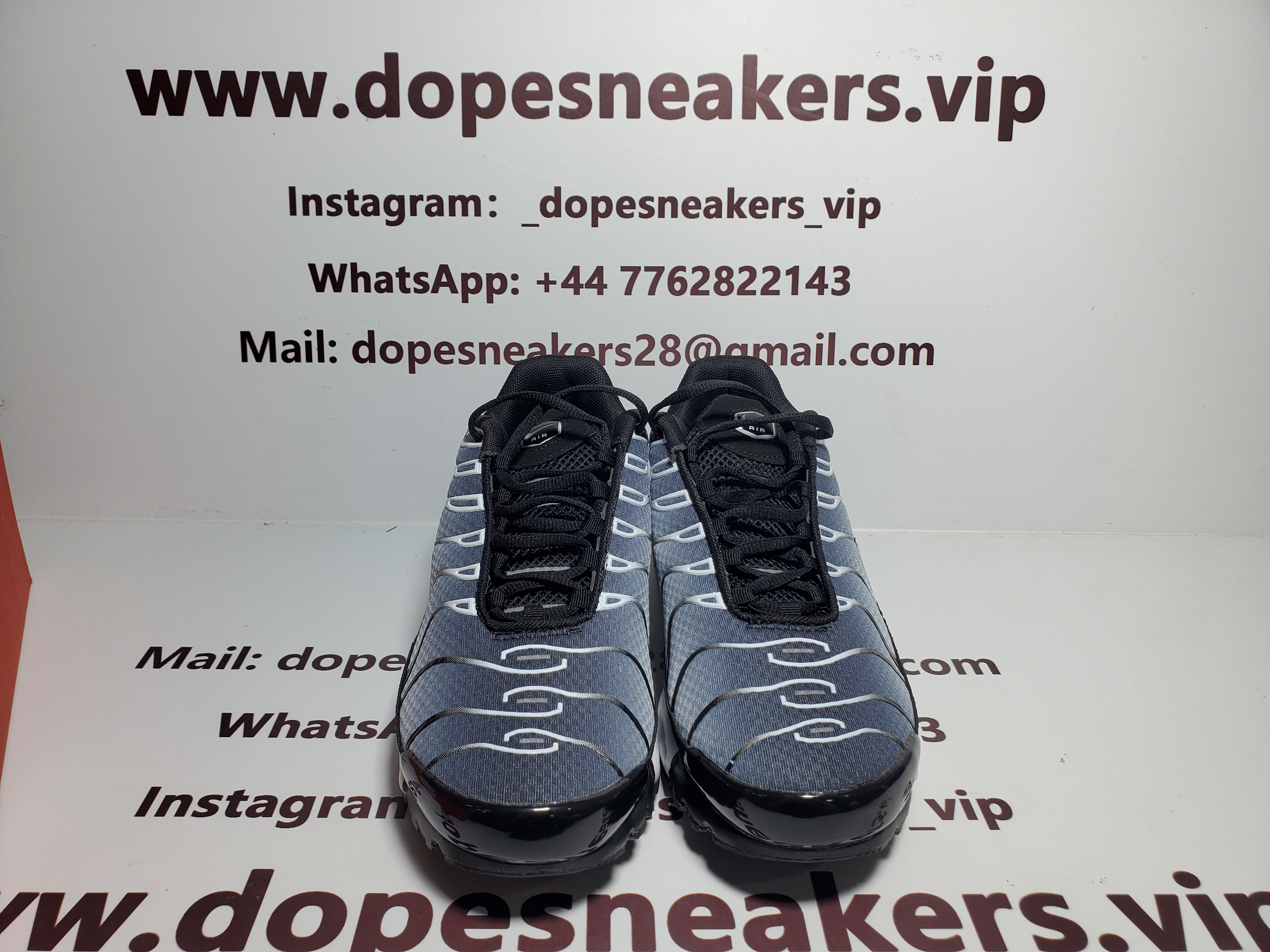 Nike Air Max Plus Black Metallic Silver