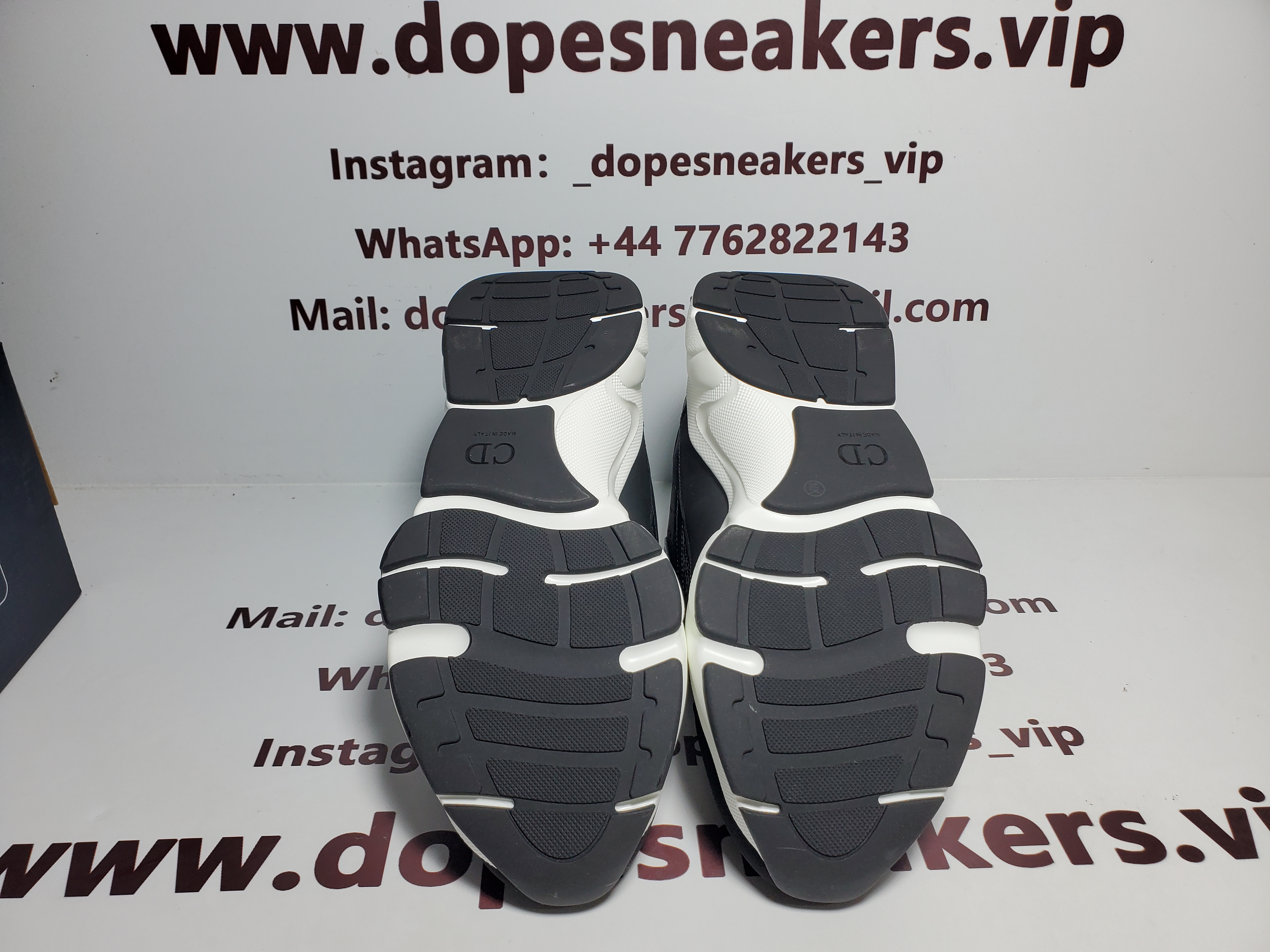 Dior B22 Black 3SN231ZHM_H960