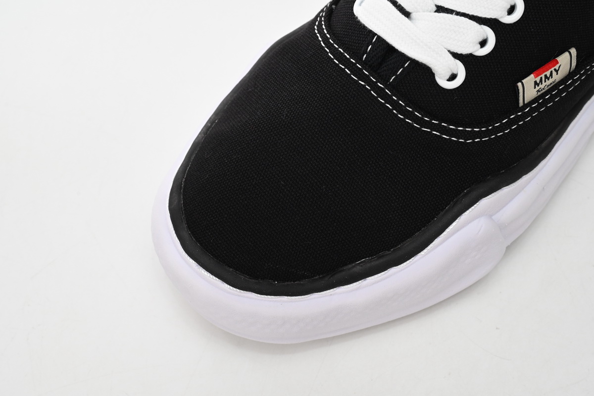Mihara Yasuhiro Black And White NO.715