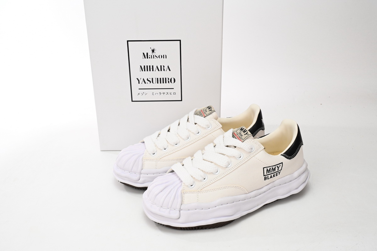Mihara Yasuhiro White And All White And Black Tail NO.763