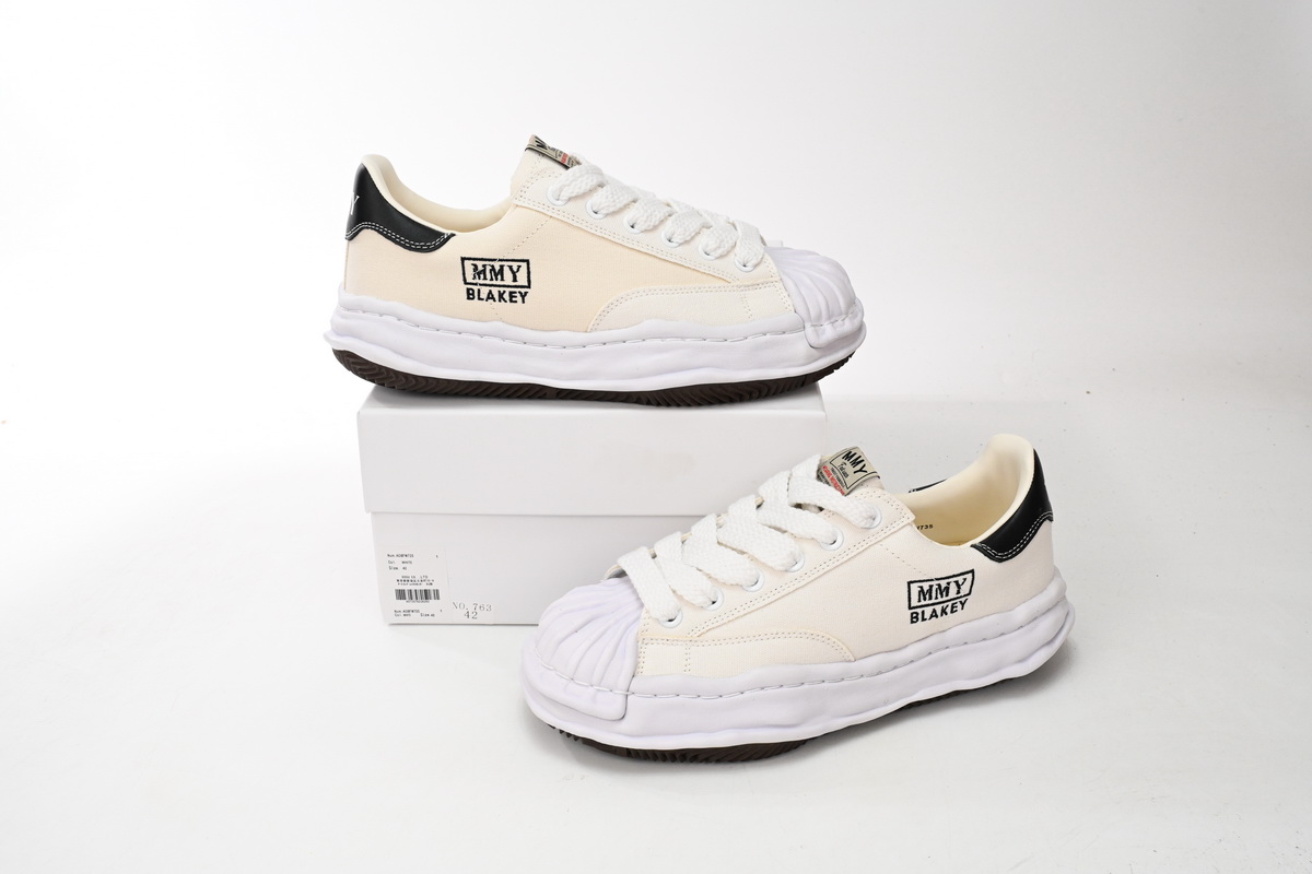 Mihara Yasuhiro White And All White And Black Tail NO.763