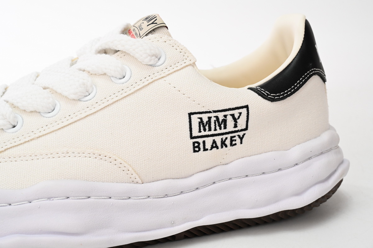 Mihara Yasuhiro White And All White And Black Tail NO.763
