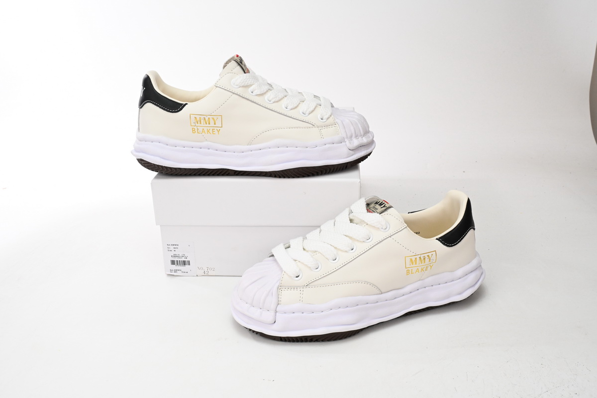 Mihara Yasuhiro White And White Black Gold NO.702