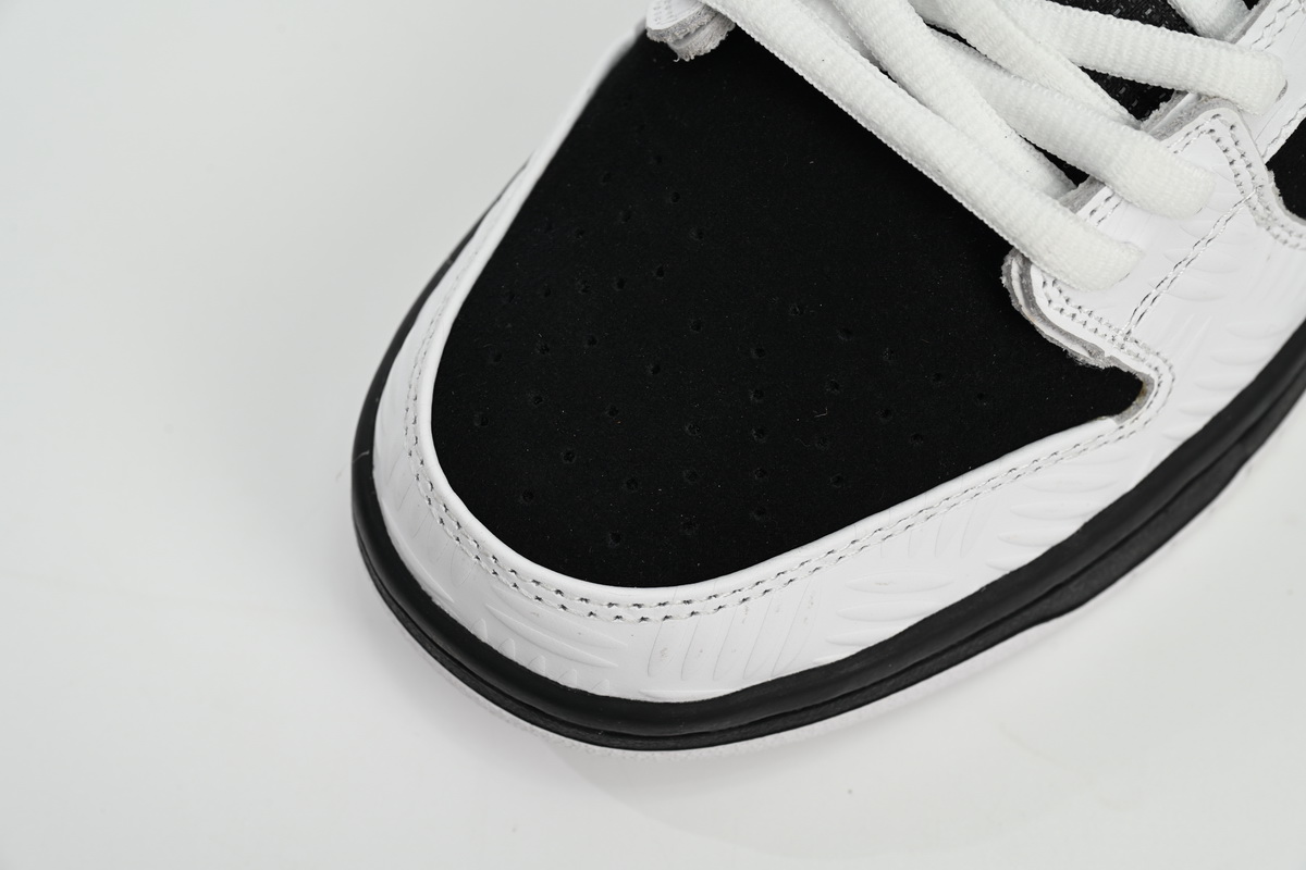 TIGHTBOOTH x Nike SB Dunk Low Panda Co Branding FD2629-100